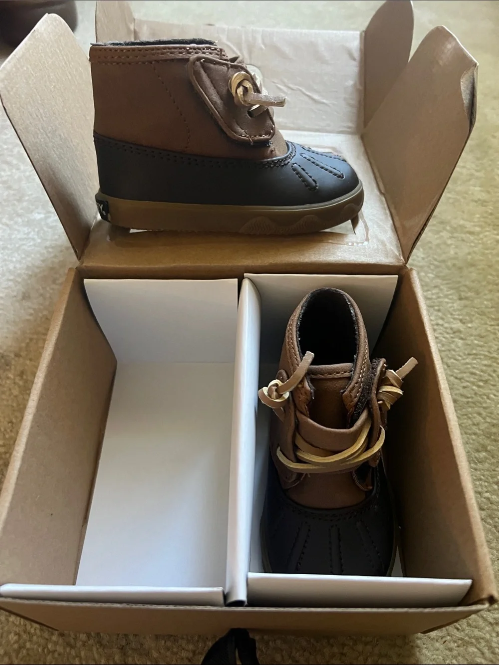 NWT Sperry Baby Brown and Dark Brown Lace-Up Waterproof Boots
